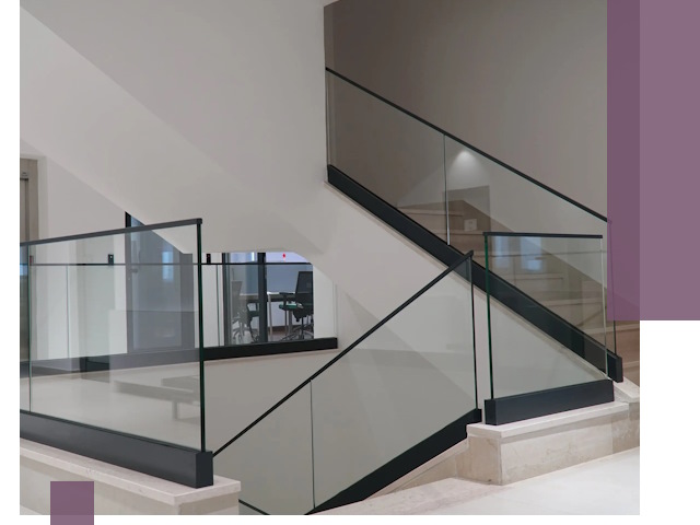 Стеклянные перила премиум-класса с установкой в Слободской