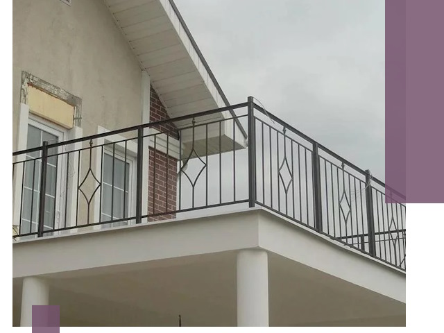 Изготовление балконных ограждений в Слободской из металла и стекла